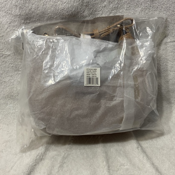 Valentino Orlandi Tan Shoulder Bag with Gold Accents NWT - Picture 9 of 12